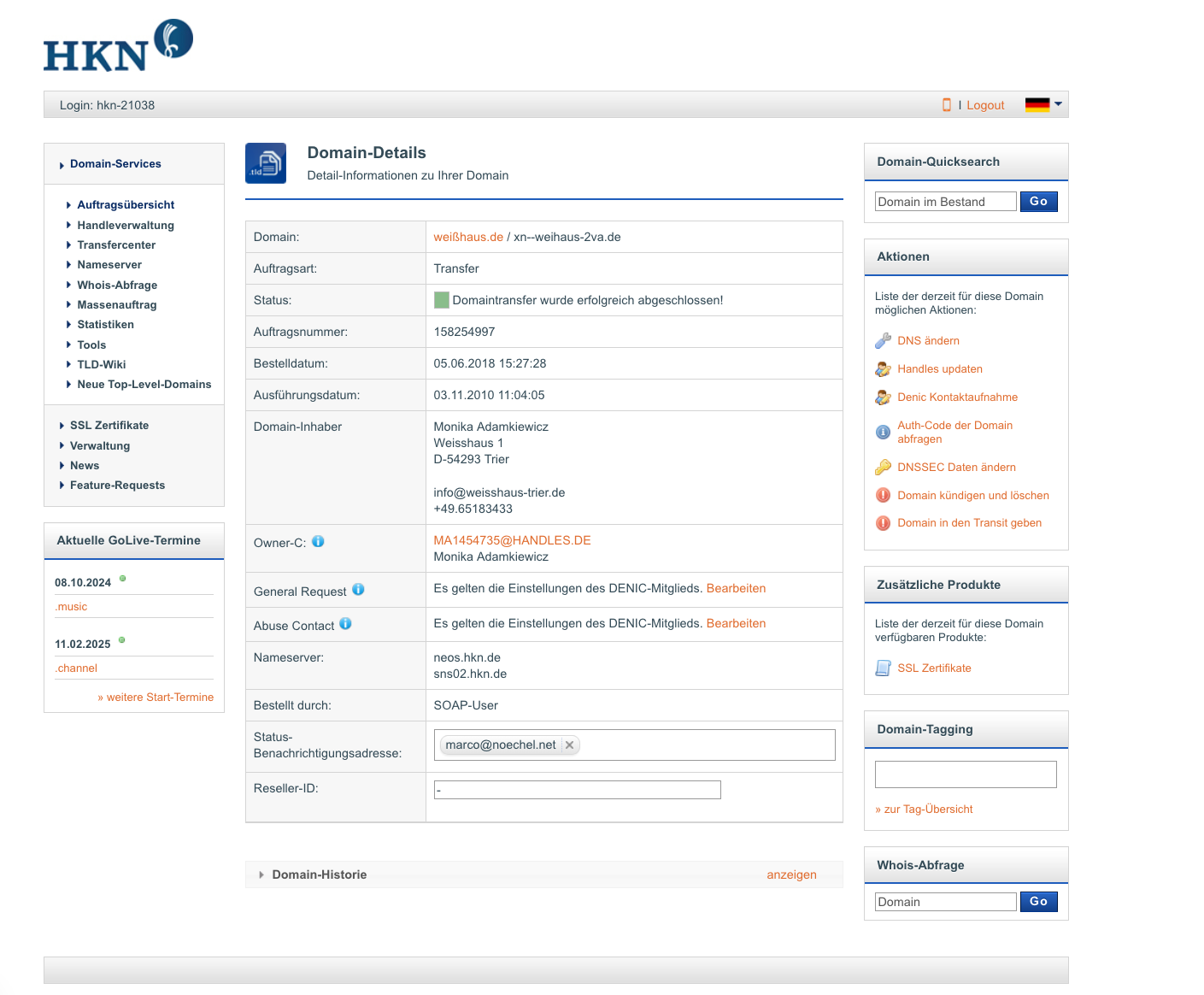 Domain-Detailseite mit Aktionen-Menü und Eintrag Auth-Code der Domain abfragen